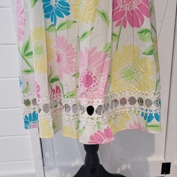 Lilly Pulitzer Floral Halter Fit and Flare Dress with Eyelet Detail Size 6 - Picture 6 of 13